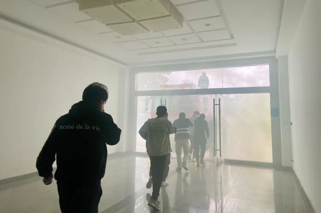 1768812258971885gOot.jpg 4.jpg